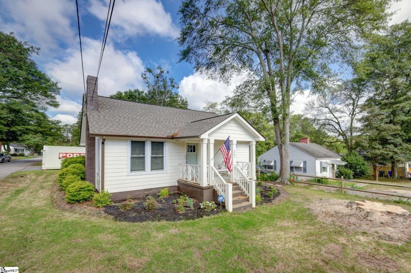 Property image 2 at 122 Parkins Mill Road, Greenville, SC 29607