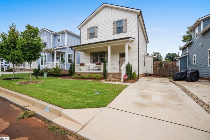 Property image 2 at 10 Joseph Mathis Way, Greenville, SC 29607