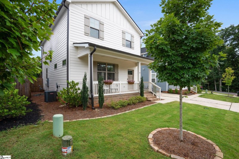 Property image 3 at 10 Joseph Mathis Way, Greenville, SC 29607