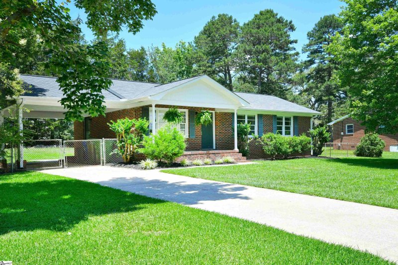 Property image 3 at 158 Woodridge Circle, Greenville, SC 29607