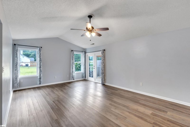 Property image 4 at 401 Twin Falls Drive, Simpsonville, SC 29680