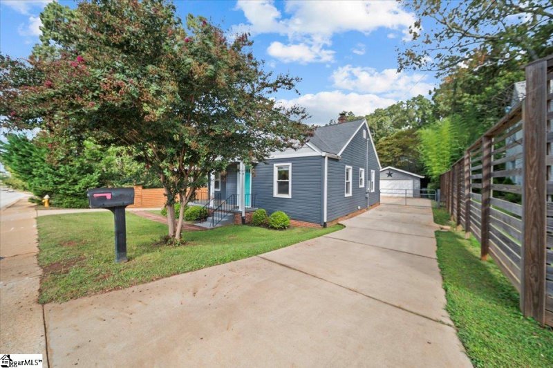 Property image 3 at 909 Rutherford Road, Greenville, SC 29609