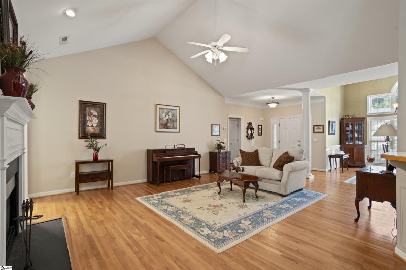 Property image 3 at 205 Amberjack Court, Taylors, SC 29687