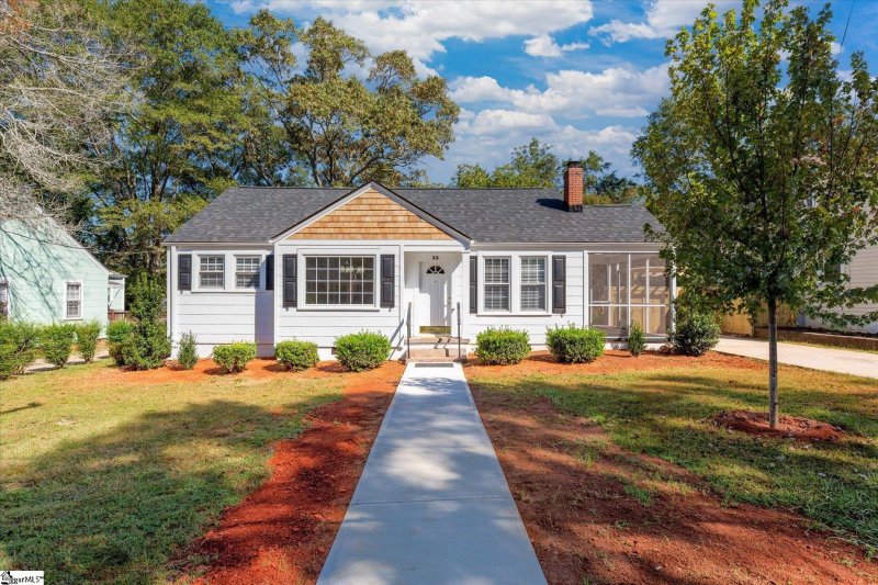 Property image 3 at 32 Pleasant Ridge Avenue, Greenville, SC 29605