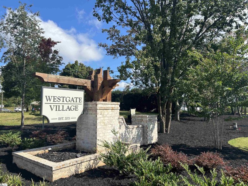 Property image 3 at 1283 Westgate Village Drive, Spartanburg, SC 29301