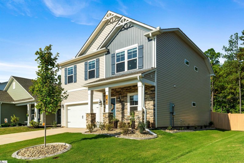 Property image 2 at 147 Strongridge Trail, Simpsonville, SC 29681