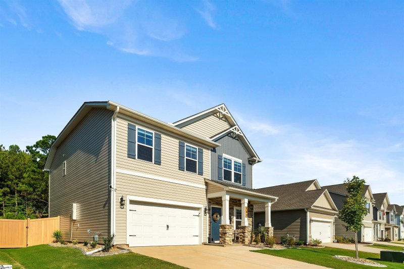 Property image 3 at 147 Strongridge Trail, Simpsonville, SC 29681