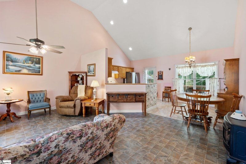 Property image 4 at 116 Sugar Maple Drive, Pickens, SC 29671-9371