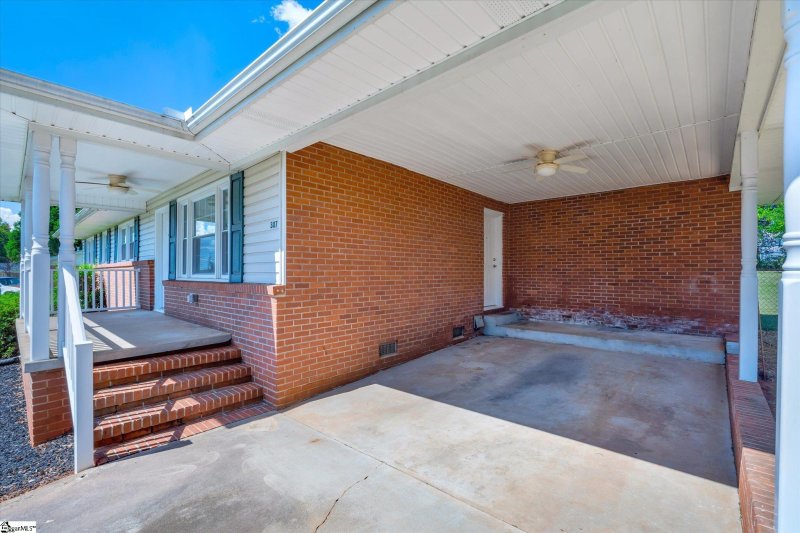 Property image 4 at 307 Lavonne Avenue, Easley, SC 29642