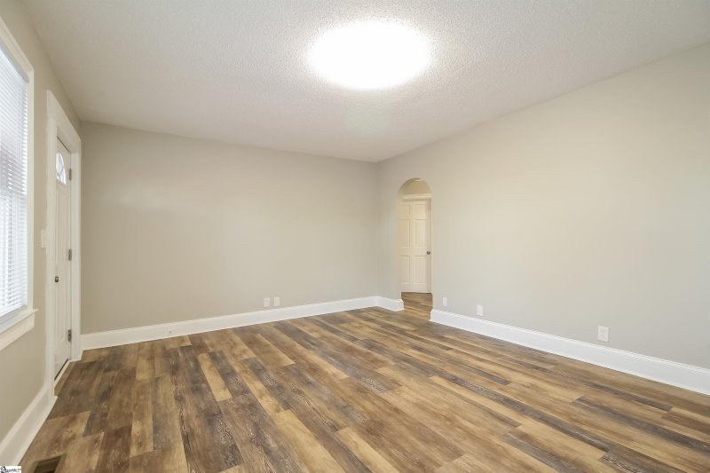 Property image 2 at 111 Ivydale Drive, Greenville, SC 29609-1925