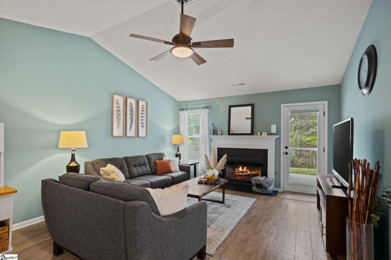 Property image 3 at 403 Pheasant Ridge Drive, Taylors, SC 29687