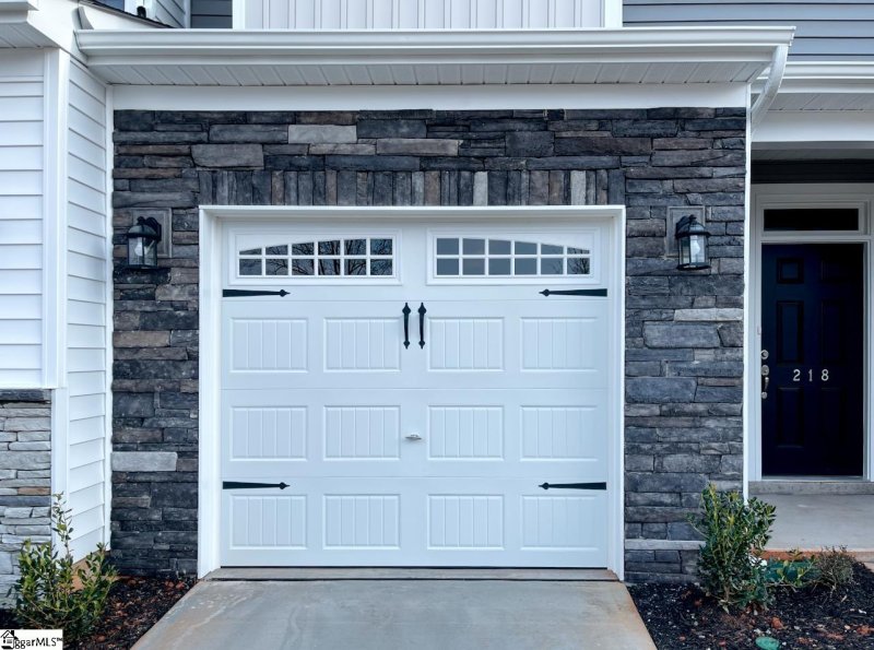 Property image 2 at 218 Brochaill Court, Piedmont, SC 29673