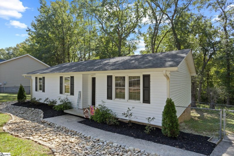 Property image 2 at 46 Ridge Court, Williamston, SC 29697