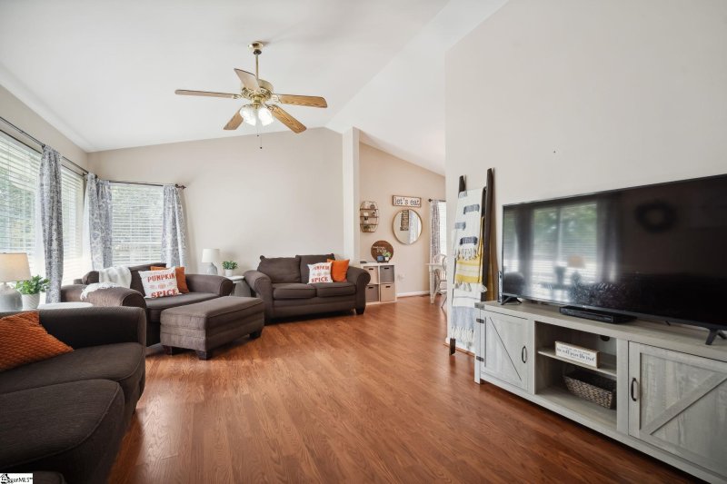 Property image 2 at 102 luke Court, Easley, SC 29640