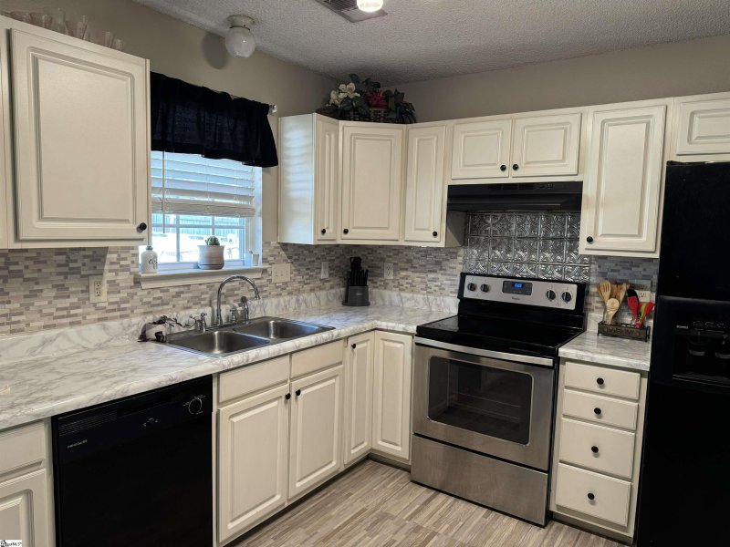 Property image 2 at 1715 Sweet Apple Court, Fountain Inn, SC 29644