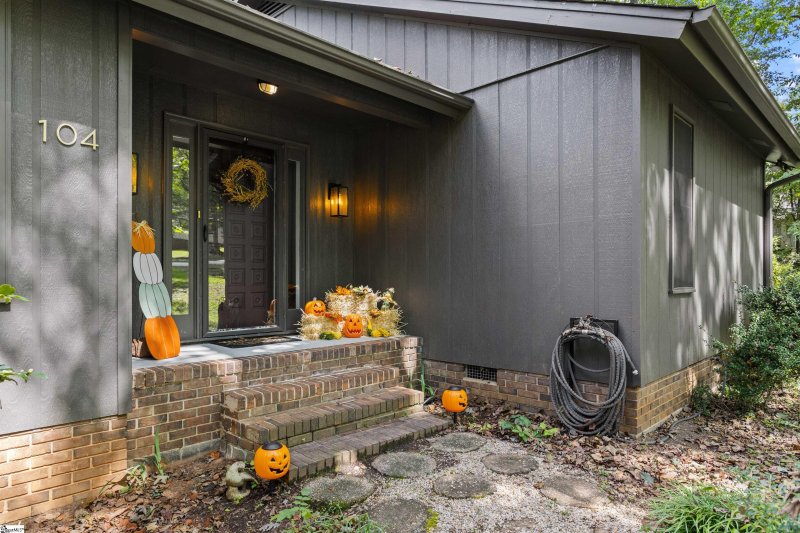 Property image 2 at 104 Rollingwood Way, Easley, SC 29640
