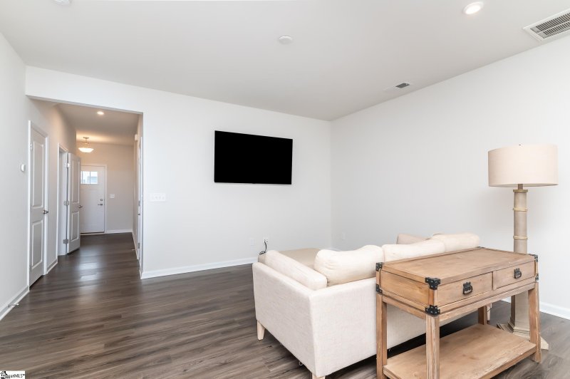 Property image 4 at 28 Country Dale Drive, Greer, SC 29650