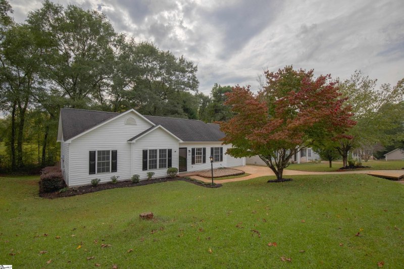 Property image 4 at 133 Caroway Court, Spartanburg, SC 29303-5162