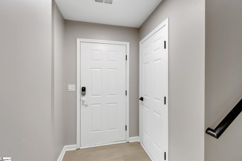 Property image 4 at 402 Flanders Court, Greenville, SC 20607