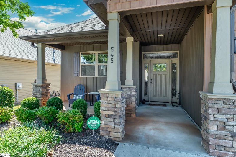 Property image 3 of 545 Ashler Drive in Greystone Cottages, Greer, SC 29650
