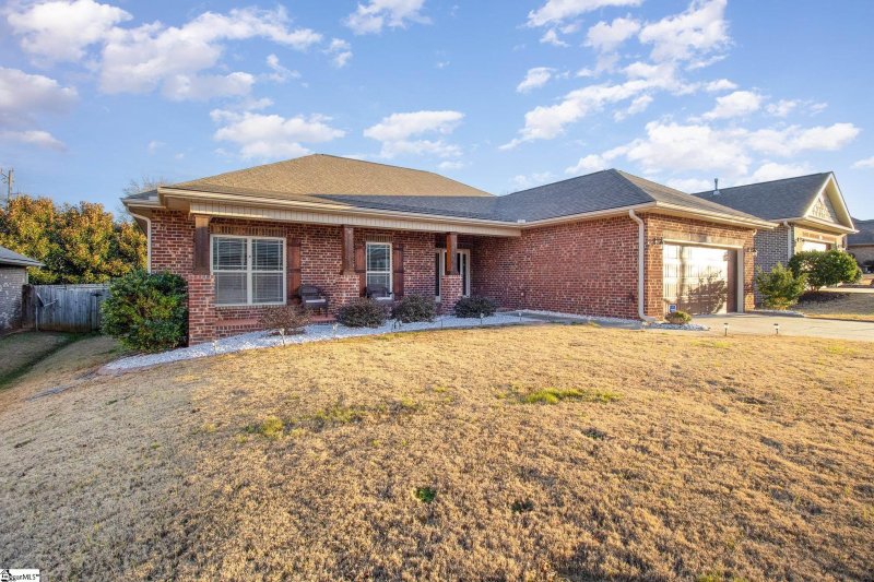 Property image 5 at 305 Rabbit Run Trail, Simpsonville, SC 29681