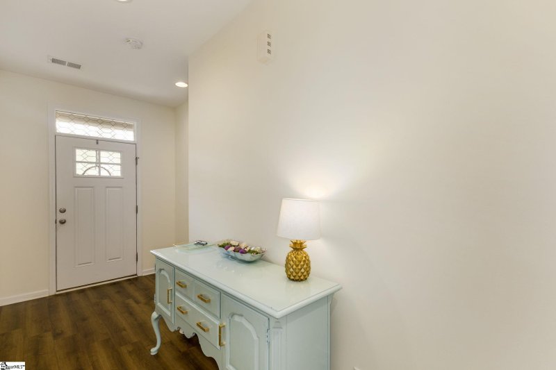 Property image 3 at 400 Cedar Bluff Way, Mauldin, SC 29662