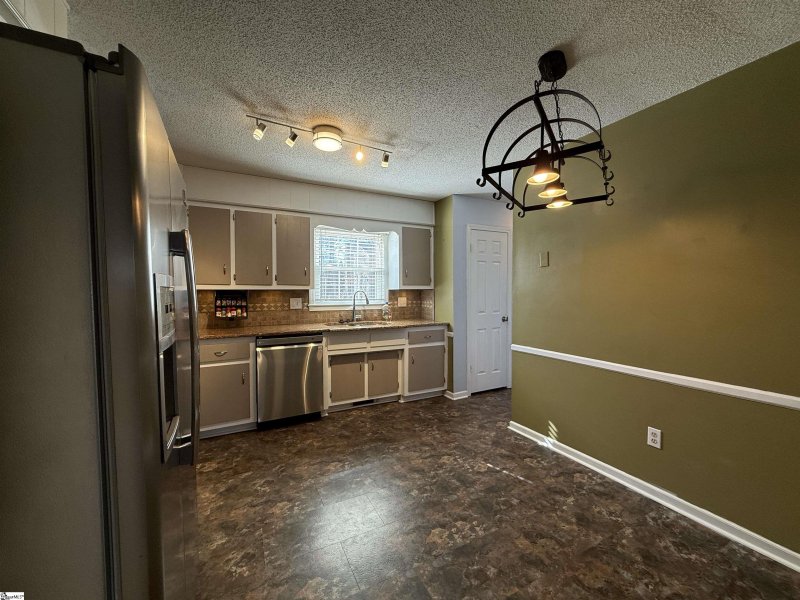 Property image 4 at 109 Village Court, Greer, SC 29651