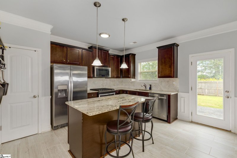 Property image 2 at 405 Kindletree Way, Simpsonville, SC 29680