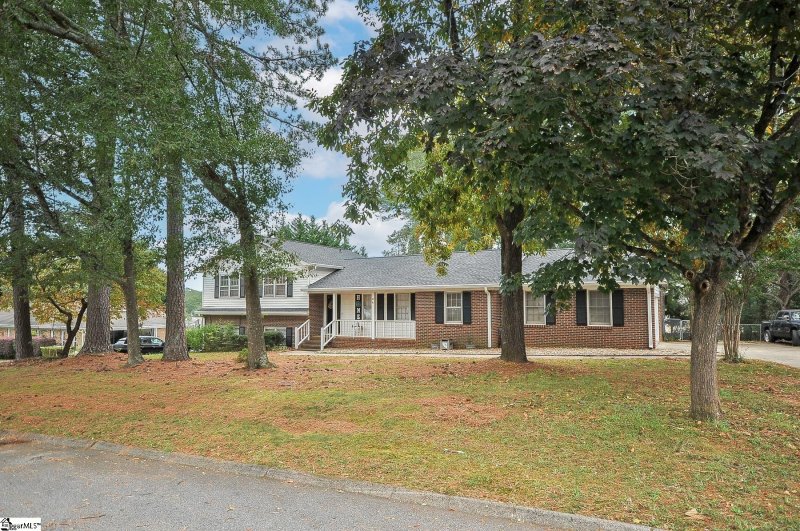 Property image 3 at 104 Cannon Circle, Greenville, SC 29607