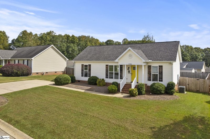 Property image 2 at 1104 Dunwoody Drive, Simpsonville, SC 29681