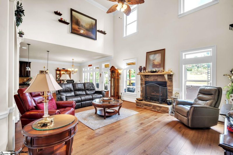 Property image 3 at 609 Tulip Tree Lane, Simpsonville, SC 29680