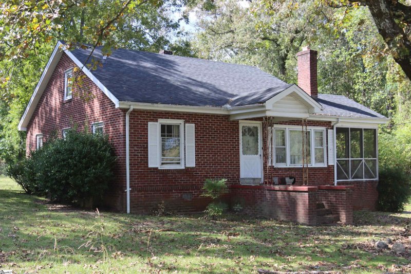 Property image 2 at 35 Emma Street, Greenville, SC 29609-1980
