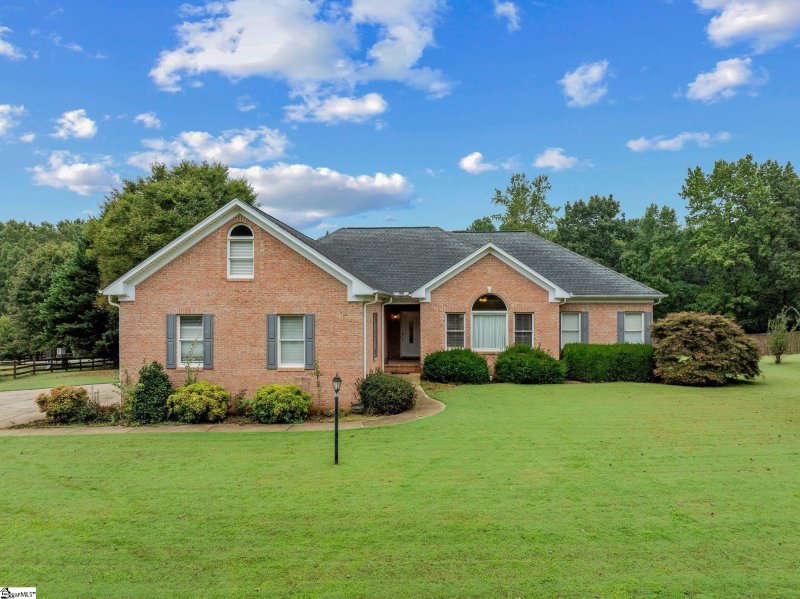 Property image 2 at 102 Shovler Court, Taylors, SC 29687