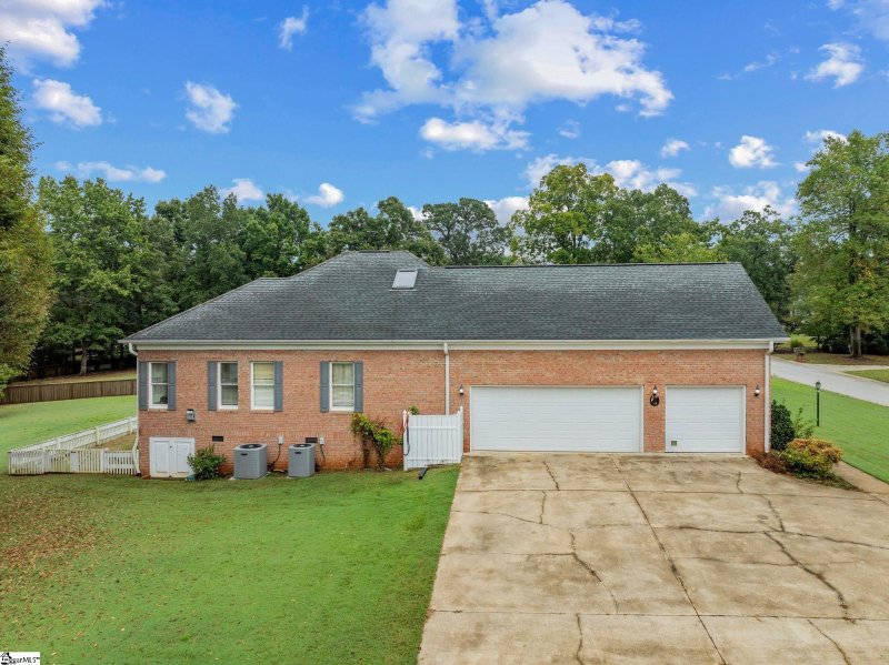 Property image 5 at 102 Shovler Court, Taylors, SC 29687