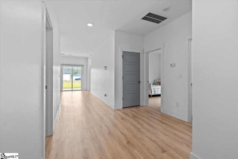 Property image 4 at 211 Essex Drive, Clinton, SC 29325