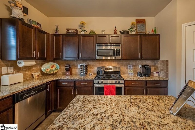 Property image 3 at 308 Bellona Lane, Simpsonville, SC 29681