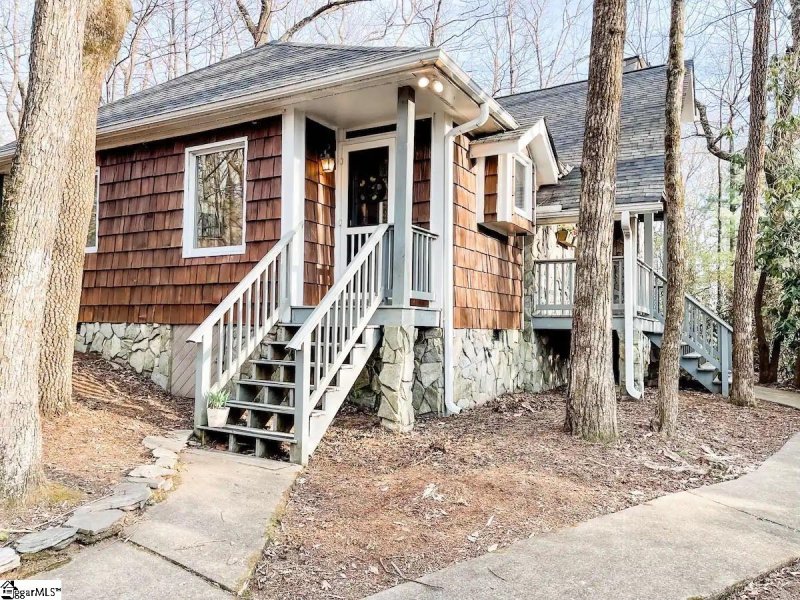 Property image 3 at 404 Cliff Ridge Drive, Cleveland, SC 29635