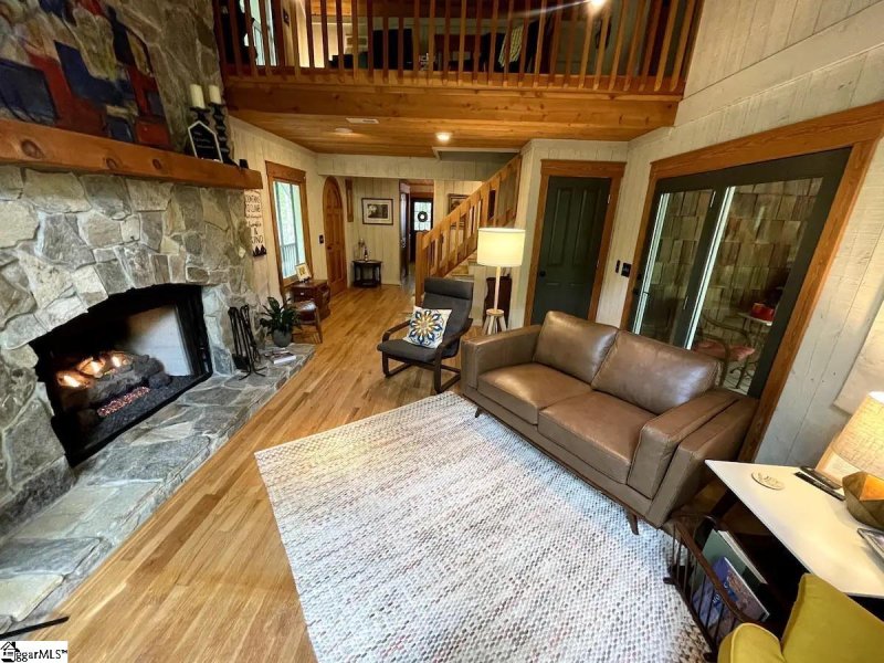 Property image 4 at 404 Cliff Ridge Drive, Cleveland, SC 29635