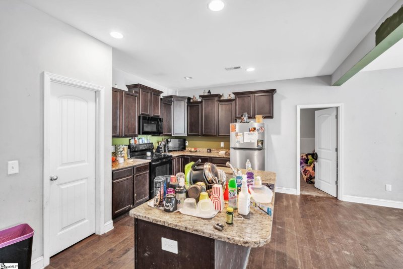 Property image 2 at 411 Longfellow Lane, Simpsonville, SC 29681