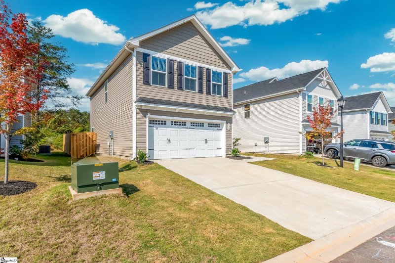 Property image 2 at 528 Mills Hill Way, Greenville, SC 29605