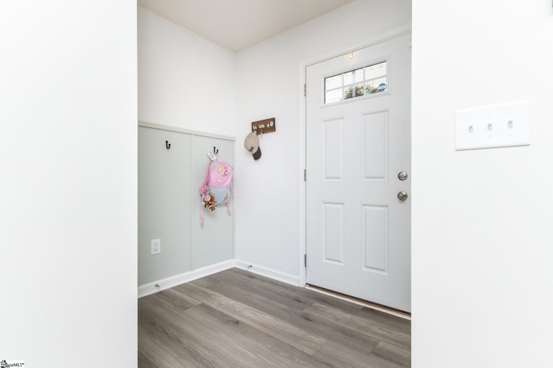 Property image 3 at 528 Mills Hill Way, Greenville, SC 29605