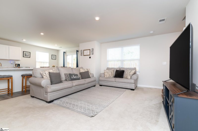 Property image 4 at 528 Mills Hill Way, Greenville, SC 29605