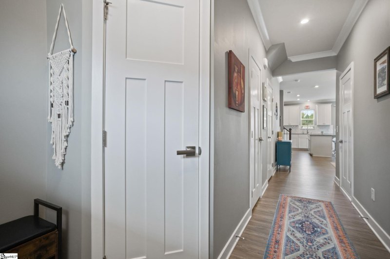 Property image 4 at 100 Roundtree Drive, Simpsonville, SC 29681