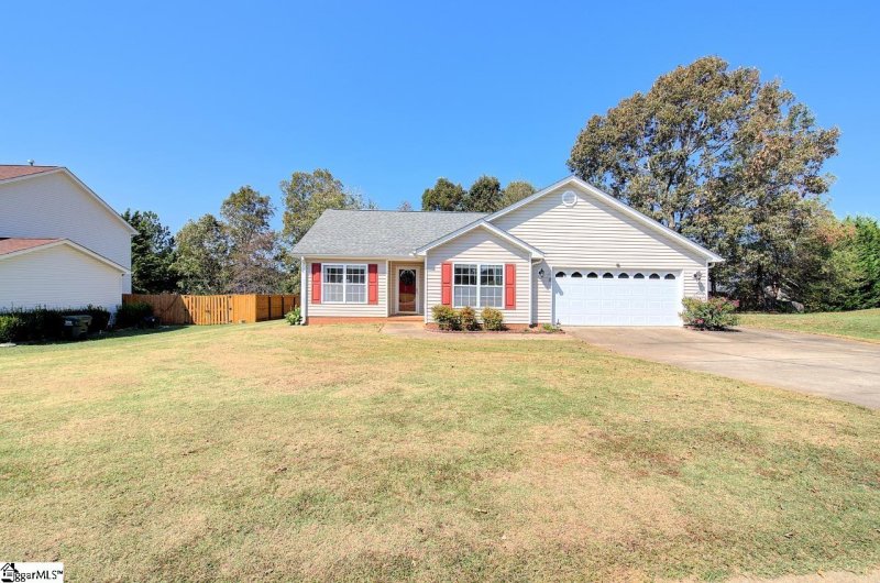 Property image 2 at 7 Clematis Drive, Taylors, SC 29687