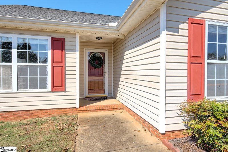 Property image 3 at 7 Clematis Drive, Taylors, SC 29687