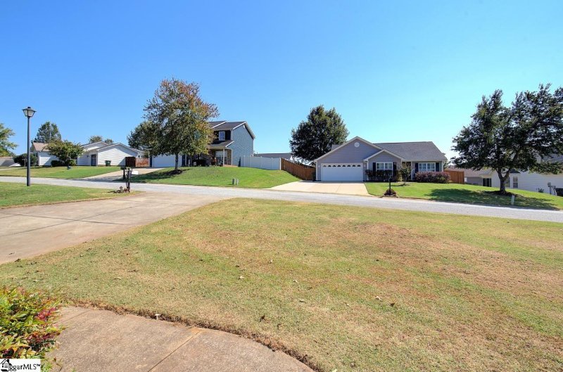 Property image 4 at 7 Clematis Drive, Taylors, SC 29687