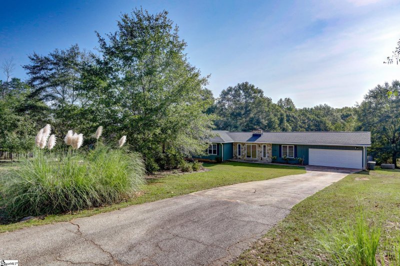 Property image 2 at 218 Tar Boulevard, Greenville, SC 29605