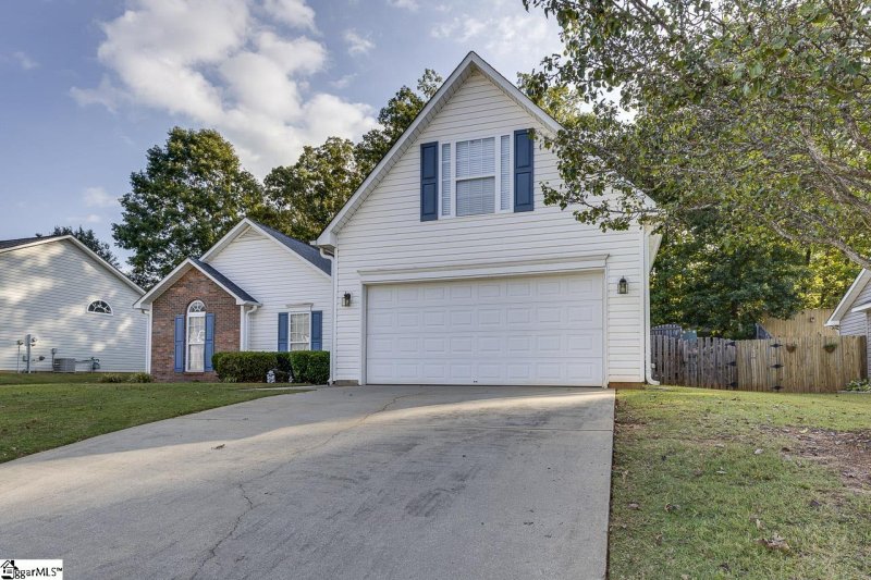 Property image 3 at 307 Cardinal Woods Way, Easley, SC 29642