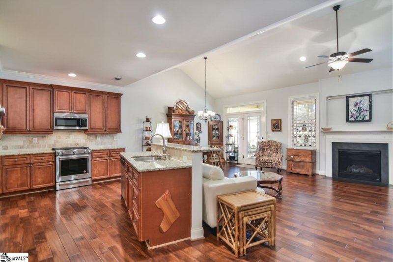 Property image 4 at 104 Briarhill Drive, Simpsonville, SC 29680
