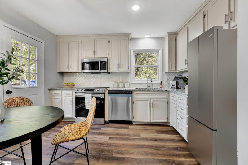 Property image 5 at 322 Lowndes Avenue, Greenville, SC 29607